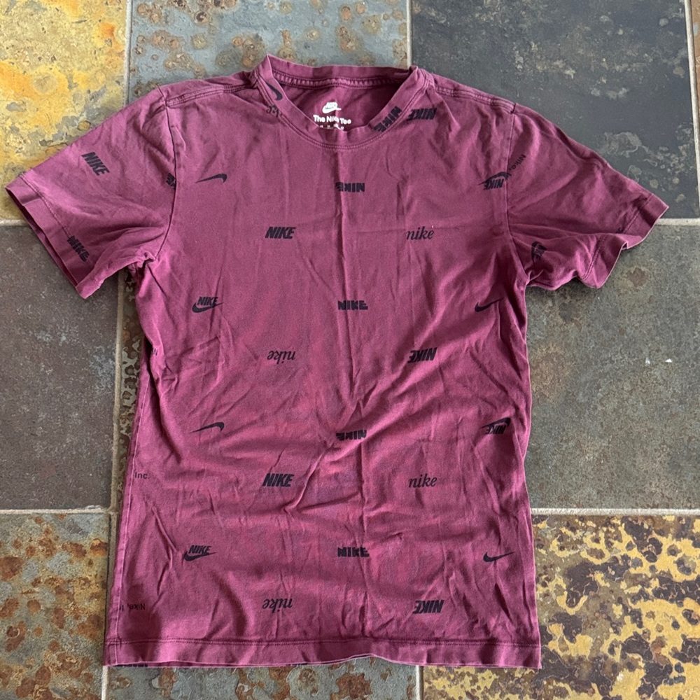 Nike Men's Burgundy Logo T-Shirt
